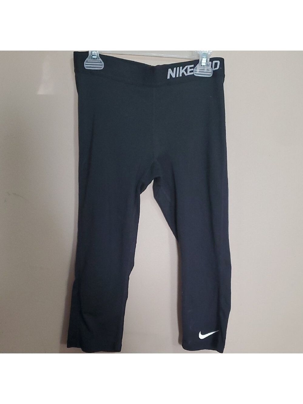 Nike Pro Black and White Cropped Leggings Size Large